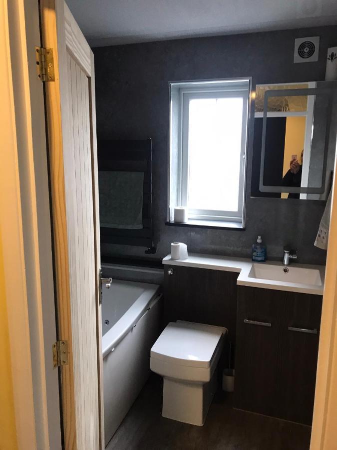 Double Room Next To Burnham Elizabeth Line Station Slough Buitenkant foto